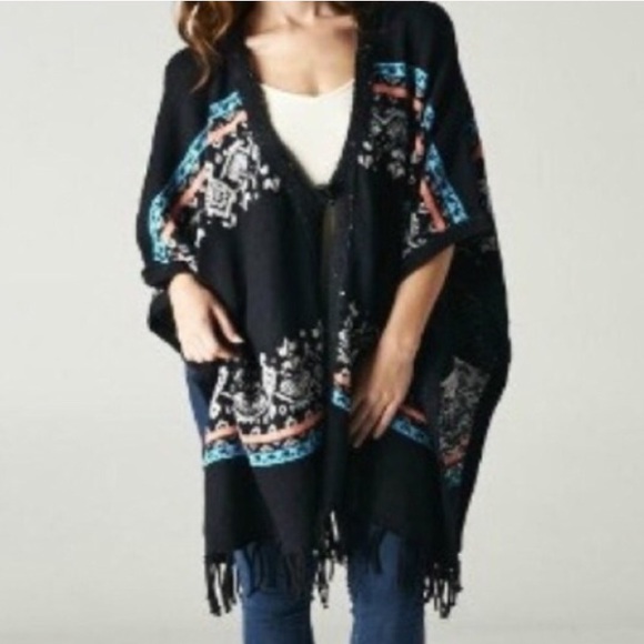 + Open Fringe Poncho with Toggle! NEW! - Picture 1 of 7